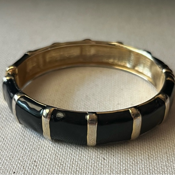 Elegant Black and Gold Women's Bracelet - Picture 1 of 3